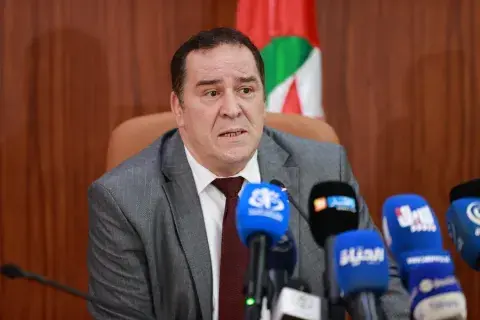 وزير الاتصال: استراتيجية القطاع تهدف إلى ضمان ممارسة إعلامية وطنية احترافية