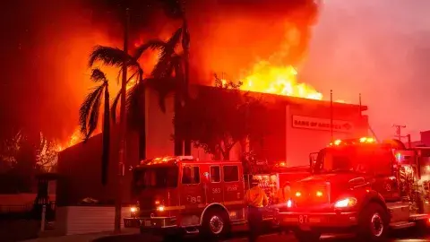 ارتفاع حصيلة قتلى حرائق مدينة لوس أنجلوس الأمريكية إلى 10 أشخاص