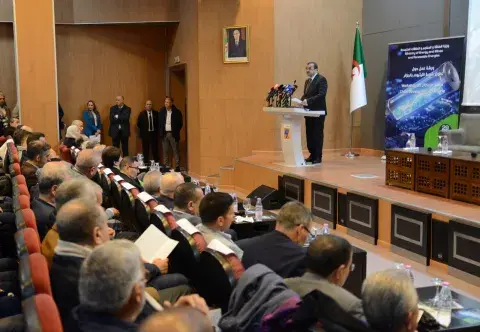 طاقات متجددة: استغلال معدن الليثيوم سيعزز مكانة الجزائر في سلسلة قيمة الطاقة العالمية