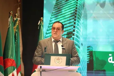 وهران: وزير الاتصال يؤكد على ضرورة تعزيز الإعلام التنموي