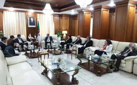 عرقاب يبحث مع سفير جمهورية كوريا سبل تعزيز التعاون  الثنائي