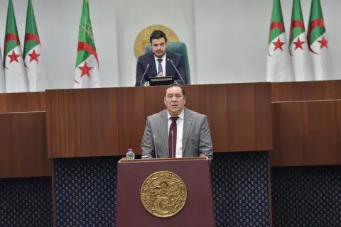 وزير الاتصال يؤكد العزم على كسب رهان التحول الرقمي في مجال الإعلام
