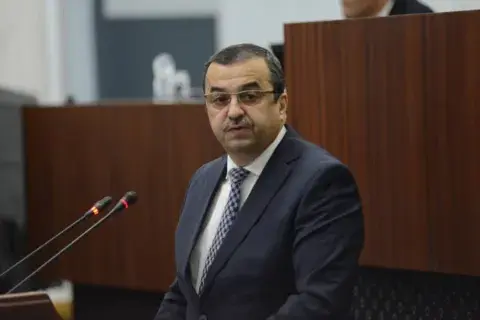 طاقة: إطلاق دراسة لتحويل الكوابل الكهربائية المارة فوق السكنات