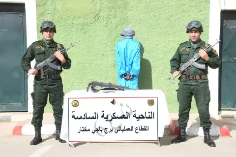 إرهابي يسلم نفسه ببرج باجي مختار وتوقيف 13 عنصر دعم للجماعات الإرهابية