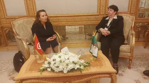 مناجم: كريمة طافر تبحث بالرياض علاقات التعاون الثنائي مع وزيرة الصناعة والمناجم والطاقة التونسية