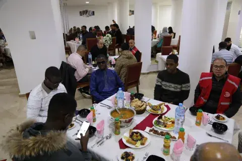 تيبازة: مائدة إفطار جماعي على شرف طلبة فلسطينيين وصحراويين وموريتانيين