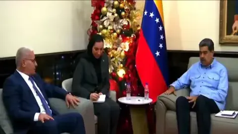 بوغالي يُستقبل بكاراكاس من قبل الرئيس الفنزويلي