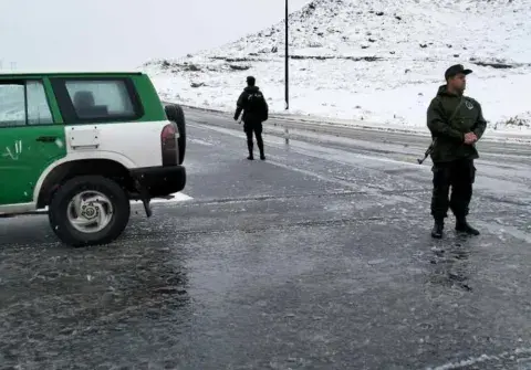 الدرك الوطني : عودة حركة المرور بالطرق المقطوعة بسبب تراكم الثلوج