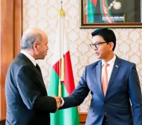 بصفته مبعوثا خاصا لرئيس الجمهورية: سايحي يستقبل بأنتاناناريفو من قبل رئيس مدغشقر