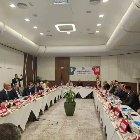 الجزائر-تونس: تواصل أشغال اللجنة المكلفة بتقييم تنفيذ ورقة طريق الدورة الأولى للجنة ترقية المناطق الحدودية 