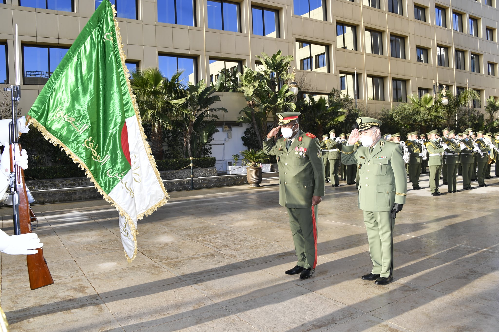 Saïd Chanegriha receives Chief of Staff of Angolan Armed Forces ...